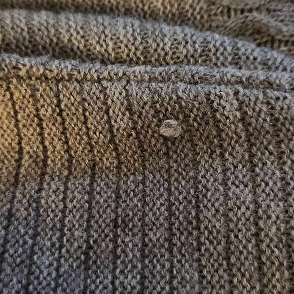 St. John's Bay gray women's medium sweater - Picture 7 of 7